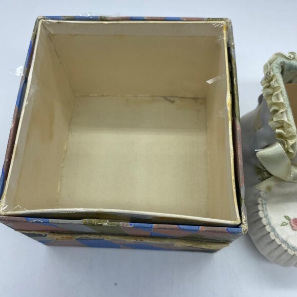 Vtg 1960s Baby Shoes Moccasins Soft Leather Hand-Embroidered Floral Design - Picture 7 of 9